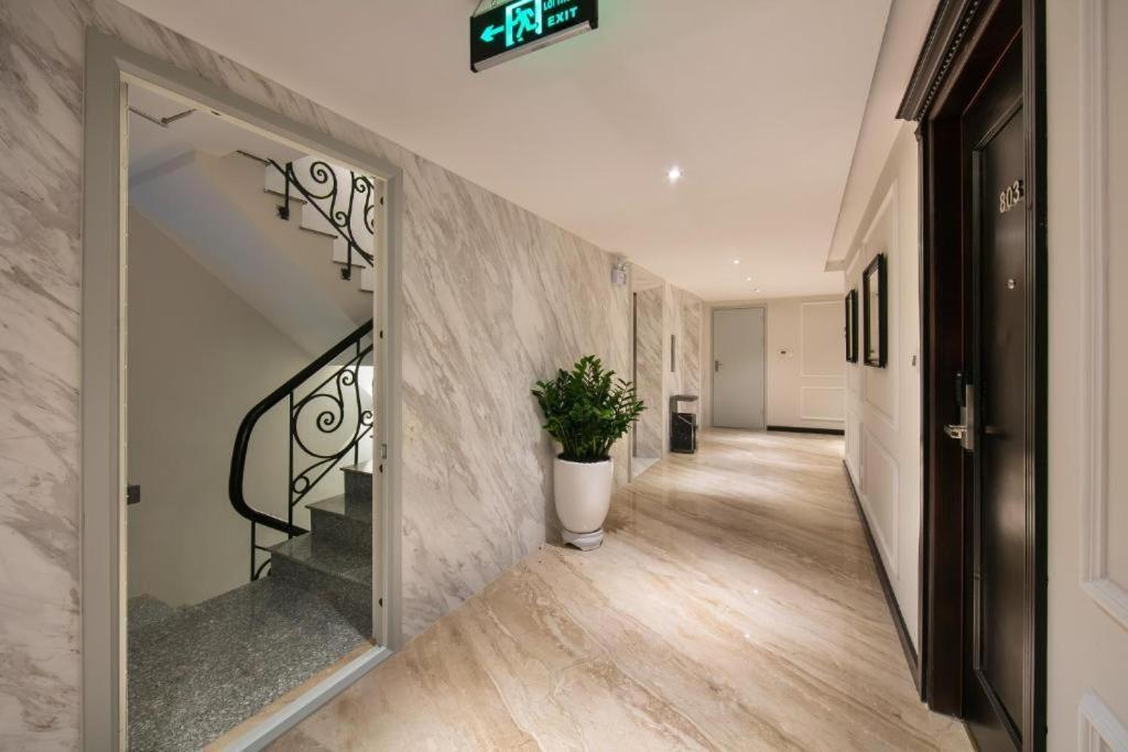 Sen Grand & - By Bay Luxury 4* Hanoi